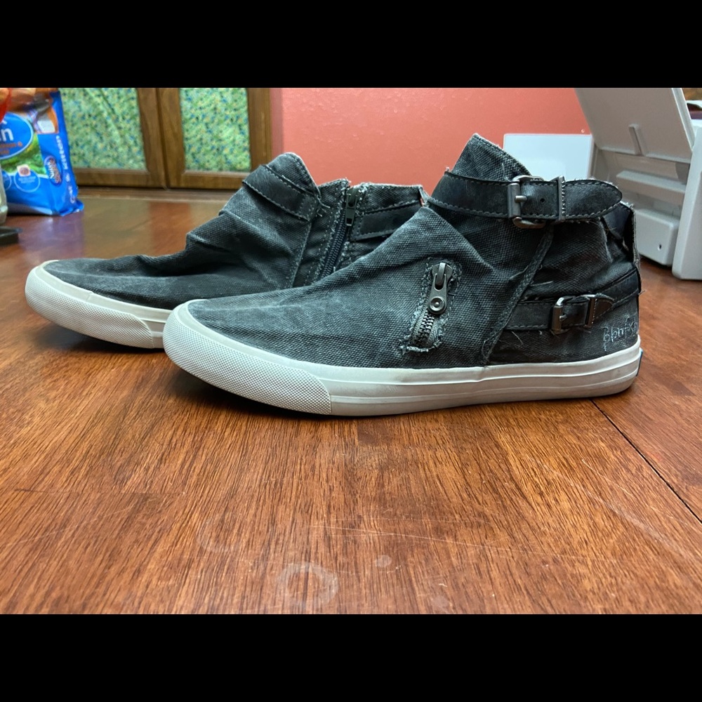 Blowfish Mondo Mid-Top sneaker size 11